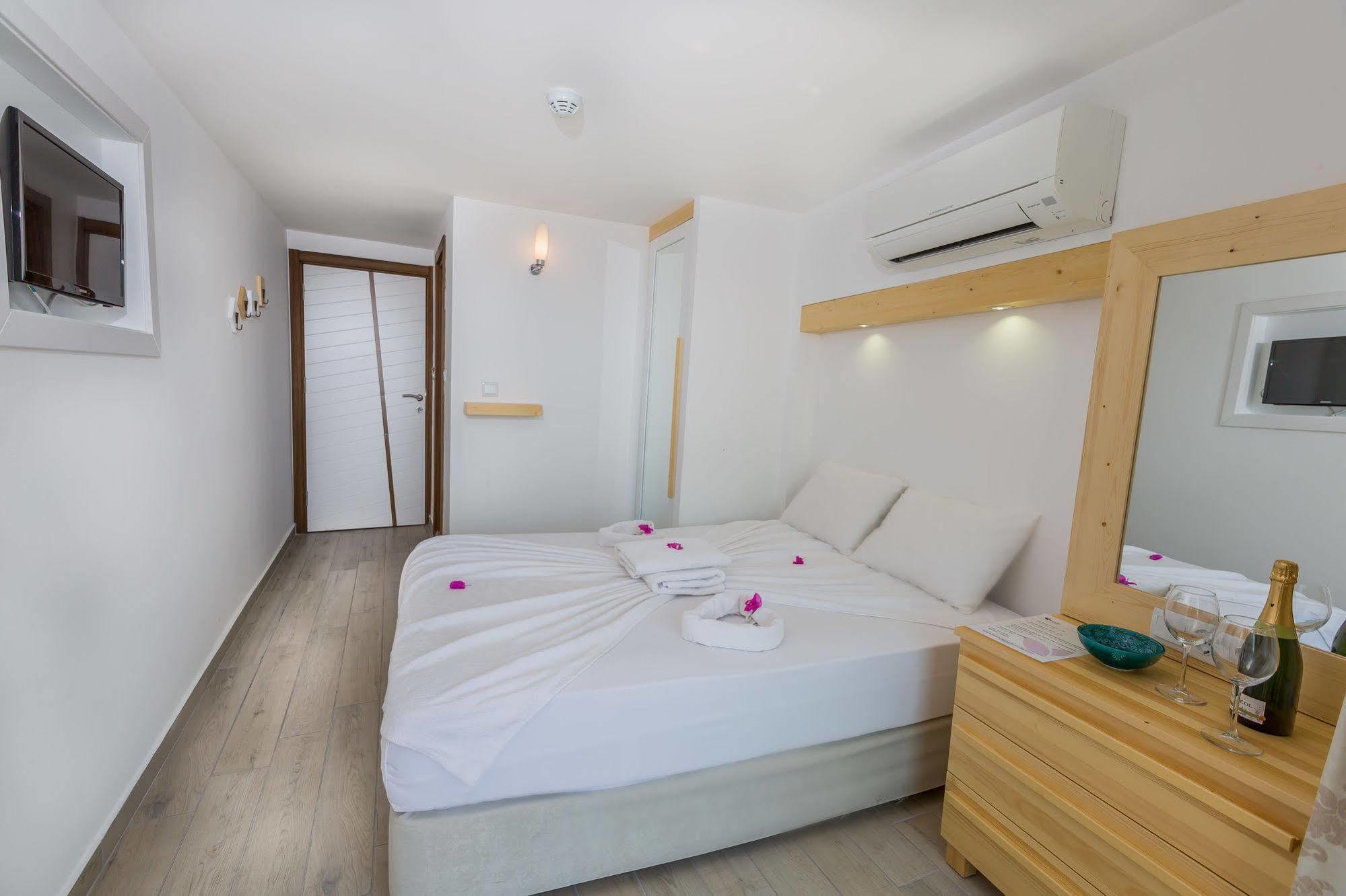 Defne Hotel คาช ภายนอก รูปภาพ
